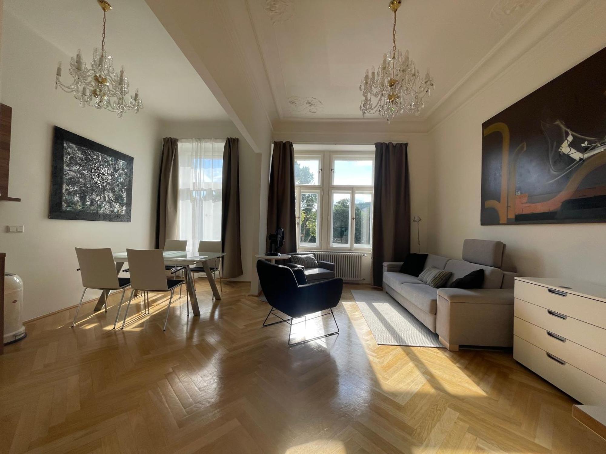 River View Manes Daire Prag